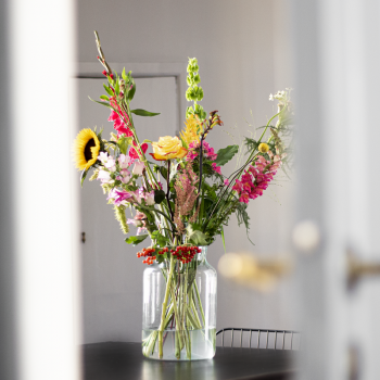Ten great tips for keeping flowers looking fresh